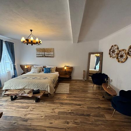 Blue House Citadel Elite Sighisoara Apartment ภายนอก รูปภาพ