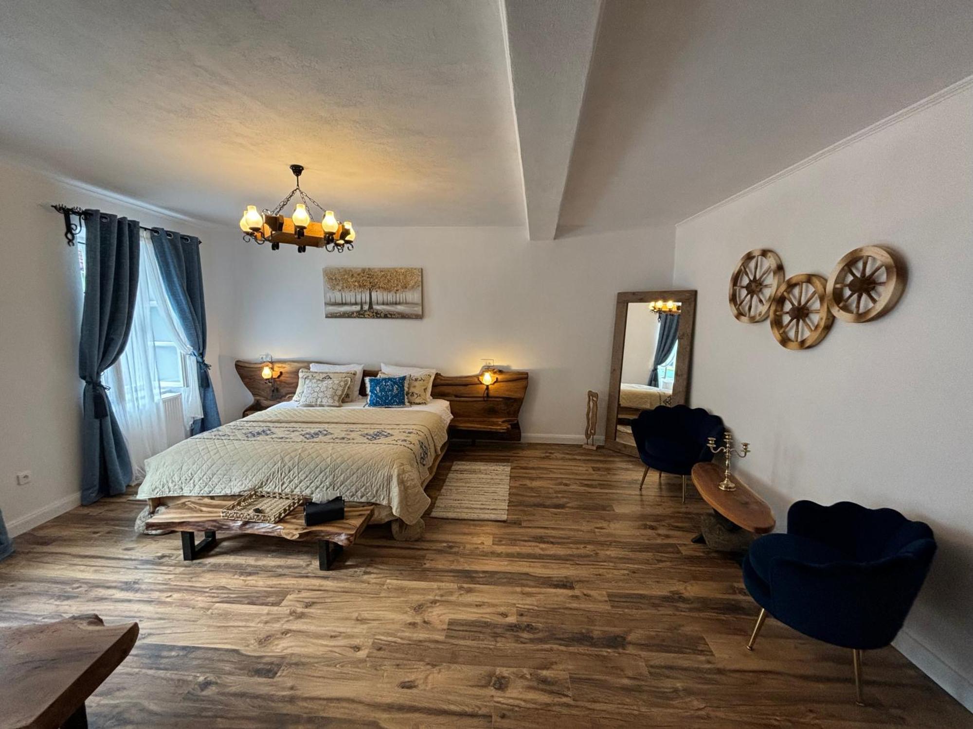 Blue House Citadel Elite Sighisoara Apartment ภายนอก รูปภาพ